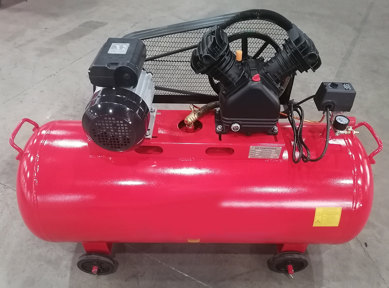 200 lt yağlı kompresör (4)